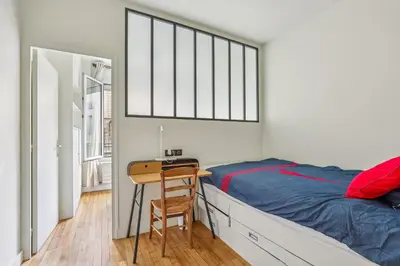 Un ou plusieurs lits dans un hébergement de l'établissement Luxury apartment Saint- Germain-des-Prés Jardin Luxembourg