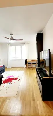 Télévision ou salle de divertissement dans l'établissement Boulogne, Near Roland Garros