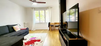 Télévision ou salle de divertissement dans l'établissement Boulogne, Near Roland Garros