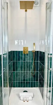 Salle de bains dans l'établissement Porte de Versailles - Executive apartment with lift for 4