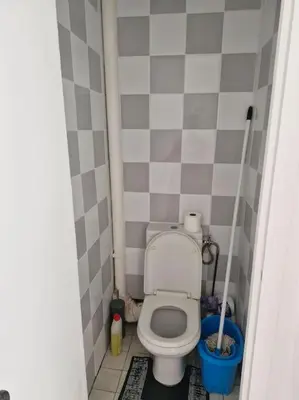 Salle de bains dans l'établissement Studio meublé