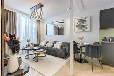 Coin salon dans l'établissement Stylish 2 Bedroom near Montmartre Sacré Cœur