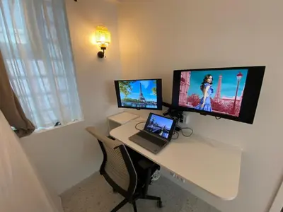 Télévision ou salle de divertissement dans l'établissement Calm & Charming Atelier in Paris