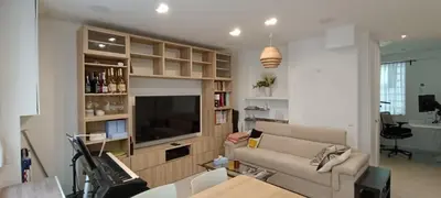Télévision ou salle de divertissement dans l'établissement Calm & Charming Atelier in Paris