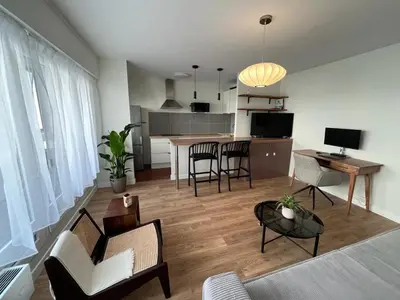 Cuisine ou kitchenette dans l'établissement Bel appartement Ouest Parisien