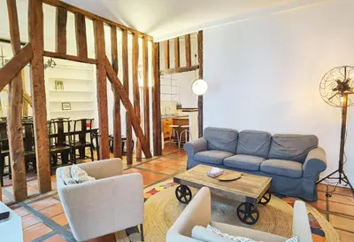 Coin salon dans l'établissement Le Marais style APT with 3 bdrs 3 mns Republique N3-43