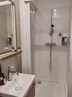 Salle de bains dans l'établissement appartement champs elysees