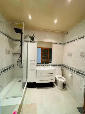 Salle de bains dans l'établissement 2 bedrooms in marais
