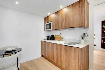 Cuisine ou kitchenette dans l'établissement Superb apartment with AC - 1BR-2P - Arts et Métier