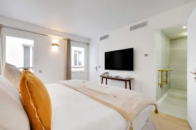 Télévision ou salle de divertissement dans l'établissement Superb apartment with AC - 1BR-2P - Arts et Métier