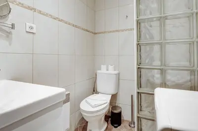 Salle de bains dans l'établissement Bluestay 273 - Charmant Studio à Paris