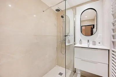 Salle de bains dans l'établissement Superbe Appart 4P Central