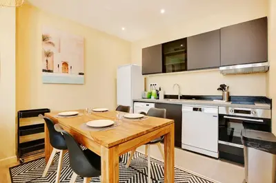 Cuisine ou kitchenette dans l'établissement Appart lumineux 4 personnes