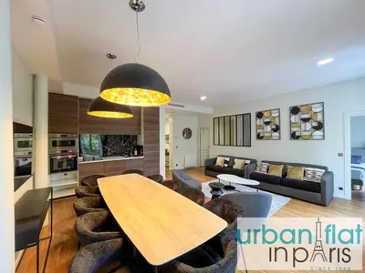 Coin salon dans l'établissement Urban Flat 119 - Spacious 5 Bedroom Flat in Paris