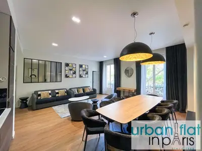 Coin salon dans l'établissement Urban Flat 119 - Spacious 5 Bedroom Flat in Paris