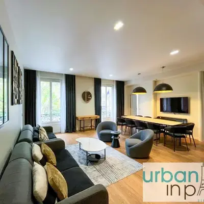 Urban Flat 119 - Spacious 5 Bedroom Flat in Paris