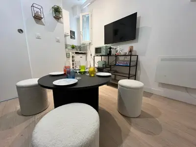 Télévision ou salle de divertissement dans l'établissement Oberkampf by Melvane 18