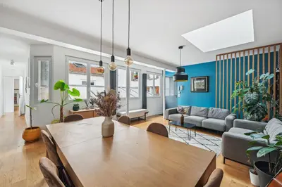 Coin salon dans l'établissement Grandeur Cachée du 15e - avec parking
