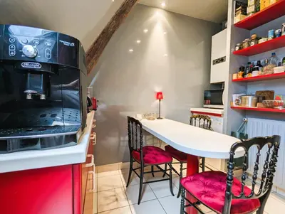 Cuisine ou kitchenette dans l'établissement Vaste loft avec vue - Trudaine