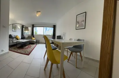 Coin salon dans l'établissement 10 min walk to metro, 2 bedrooms, la défense, parking