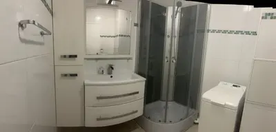 Salle de bains dans l'établissement 10 min walk to metro, 2 bedrooms, la défense, parking