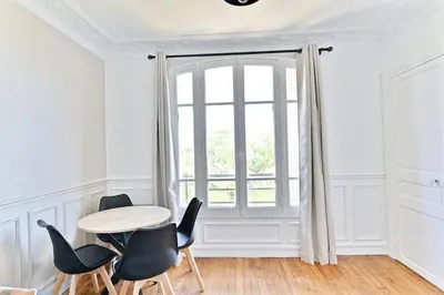 Plan de l'établissement Appartement lumineux Banlieue Parisienne - III