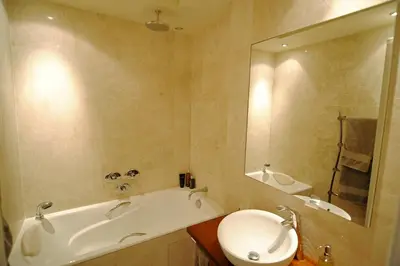 Salle de bains dans l'établissement Champs Elysees Homestay - AIR CONDITIONING