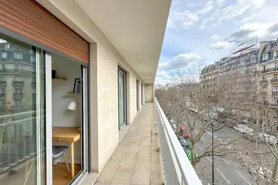 Balcon ou terrasse dans l'établissement Flexliving - room - Ternes