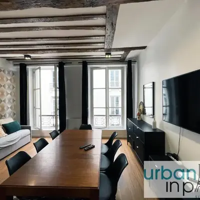Urban Flat 108 - Classic Parisian 4 BDR Flat