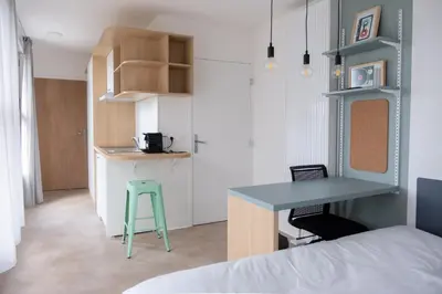 Cuisine ou kitchenette dans l'établissement Résidence Kley Clichy