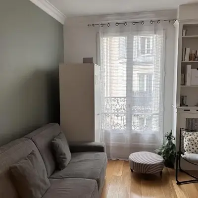 Beautiful T2 with balcony - near Parc Clichy