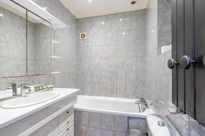 Salle de bains dans l'établissement GuestReady - Apt Lumineux près de la Gare de l'Est