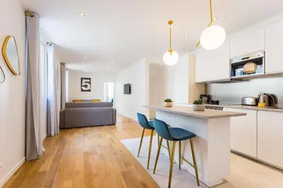 Cuisine ou kitchenette dans l'établissement Appartement10P#Full Equipped#BONNE NOUVELLE#BOURSE
