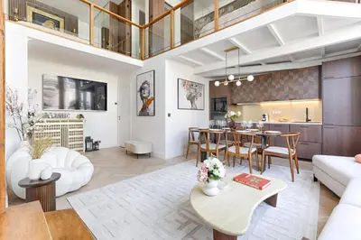 Coin salon dans l'établissement Duplex à deux pas des Champs Elysée