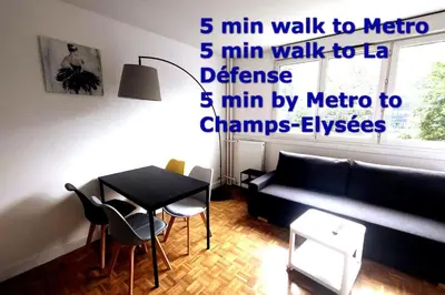 Coin salon dans l'établissement 1 bedroom & salon, La Defense, Metro, parking