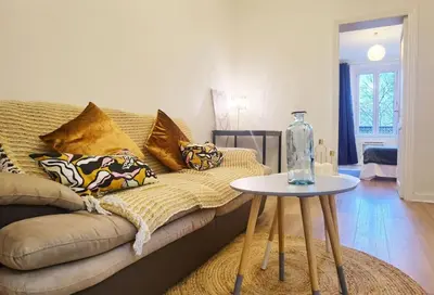 Coin salon dans l'établissement 38m2 Apt near Eiffel Tower 1mn to metro N15-6