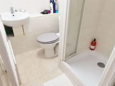 Salle de bains dans l'établissement Calm Loft apt in the center of 11arr N11-199