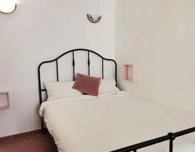 Un ou plusieurs lits dans un hébergement de l'établissement Charming Studio in the Heart of the Latin Quarter N5-3