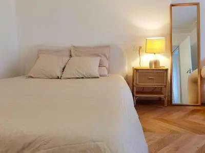 Un ou plusieurs lits dans un hébergement de l'établissement INS style 2 bdrs APT in 15arr cente 1mins to metro N15-128