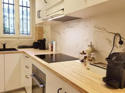 Cuisine ou kitchenette dans l'établissement INS style 2 bdrs APT in 15arr cente 1mins to metro N15-128