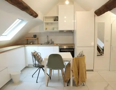 Cuisine ou kitchenette dans l'établissement Lovely Rooftop designed Apt 200m to Panthéon N5-22