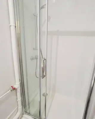 Salle de bains dans l'établissement New decored Apt with elevator 50m to Lafayette N9-58