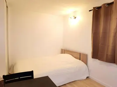 Un ou plusieurs lits dans un hébergement de l'établissement New renoveted studio in calm area near nation N11-283
