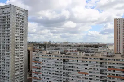 Vue générale sur Paris ou vue de la ville depuis l'appartement