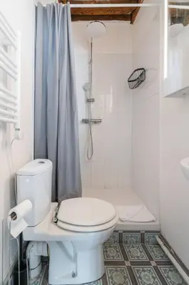 Salle de bains dans l'établissement Studio en plein Coeur du Marais