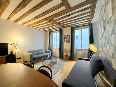 Coin salon dans l'établissement Urban Flat 97 - Spacious 1 Bedroom in Paris