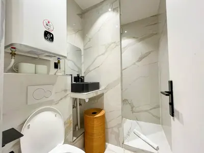 Salle de bains dans l'établissement Urban Flat 97 - Spacious 1 Bedroom in Paris