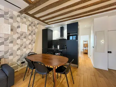 Cuisine ou kitchenette dans l'établissement Urban Flat 97 - Spacious 1 Bedroom in Paris