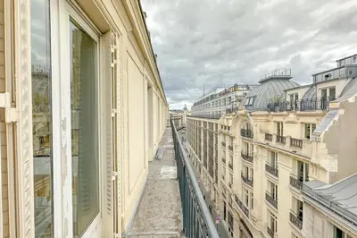 Vue générale sur Paris ou vue de la ville depuis la maison de vacances
