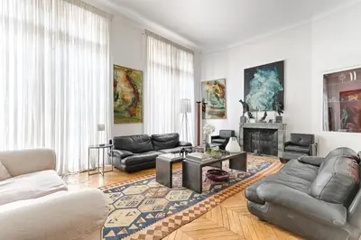 Coin salon dans l'établissement Apt Dupleix Luxueux Cœur du 16ème 8P 4BR